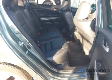 2010 Honda Accord 3.5 Ex-L z USA, uszkodzony, nr VIN 1HGCP3F83AA010932